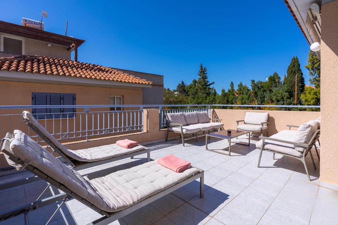 Summer Breeze Holiday Apartment With Pool Paphos Eksteriør bilde