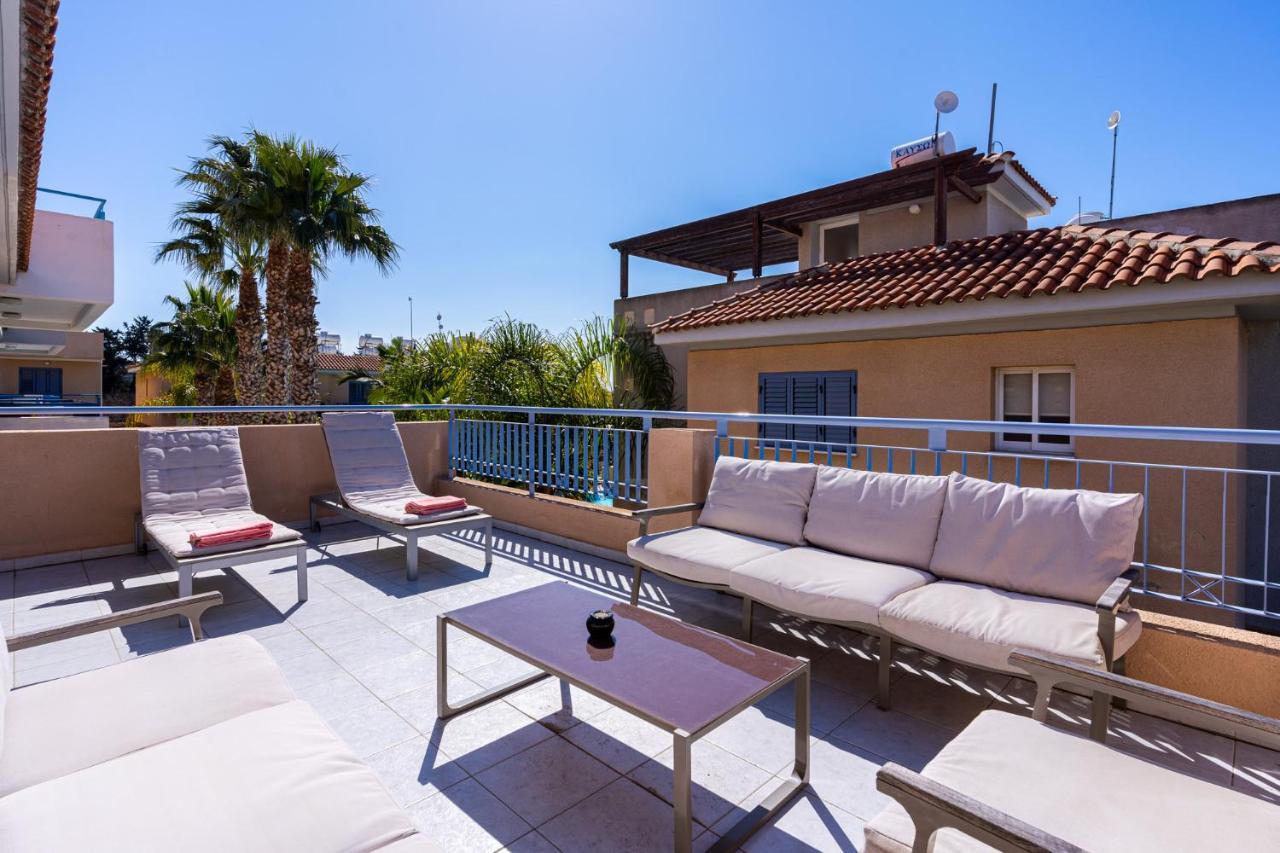Summer Breeze Holiday Apartment With Pool Paphos Eksteriør bilde